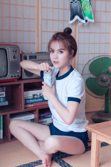 女闺蜜扒开腿让我CAO她